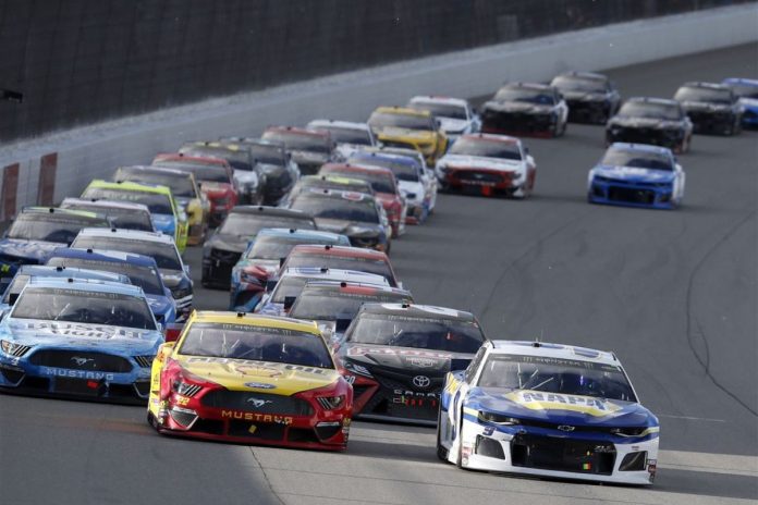 NASCAR's Pit Lane Drama (3)