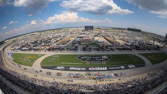 AutoTrader EchoPark Automotive 400 Qualifying (2)