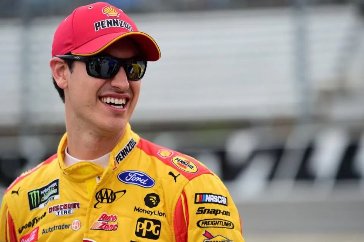 Dale Jr Roasts Logano (2)