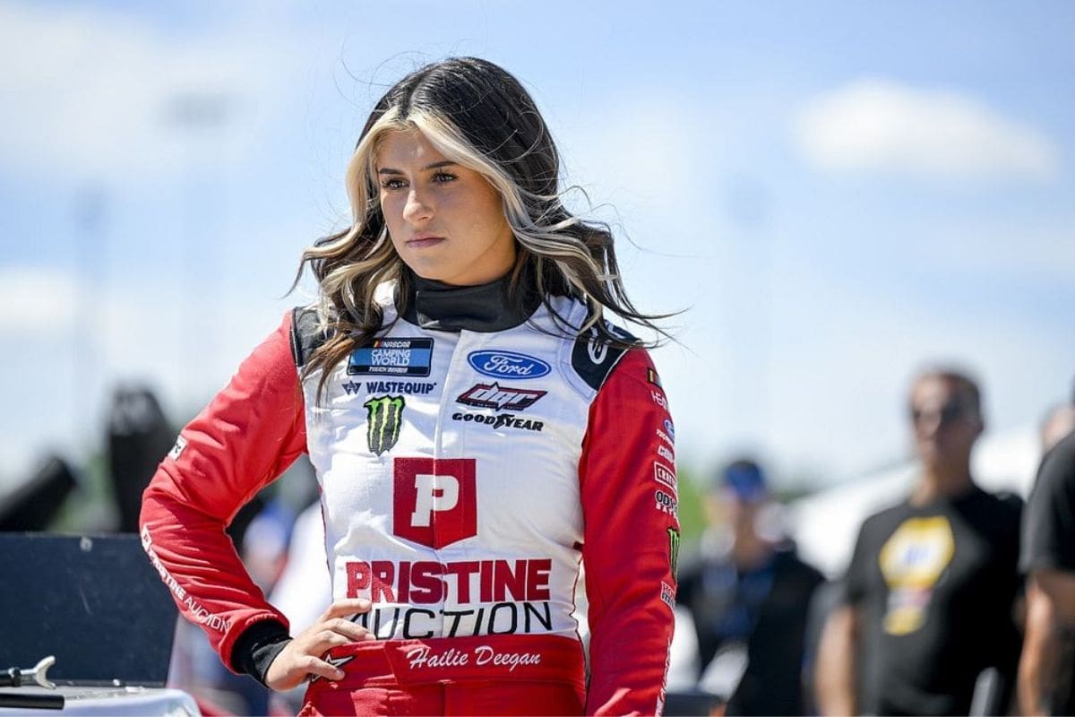 Kevin Harvick Casts Doubt on Hailie Deegan's Future 3