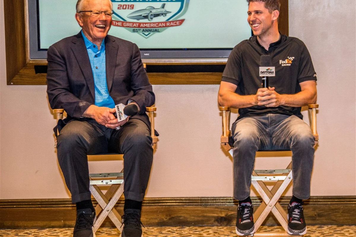 Joe Gibbs' Bold Declaration as Hamlin (3)