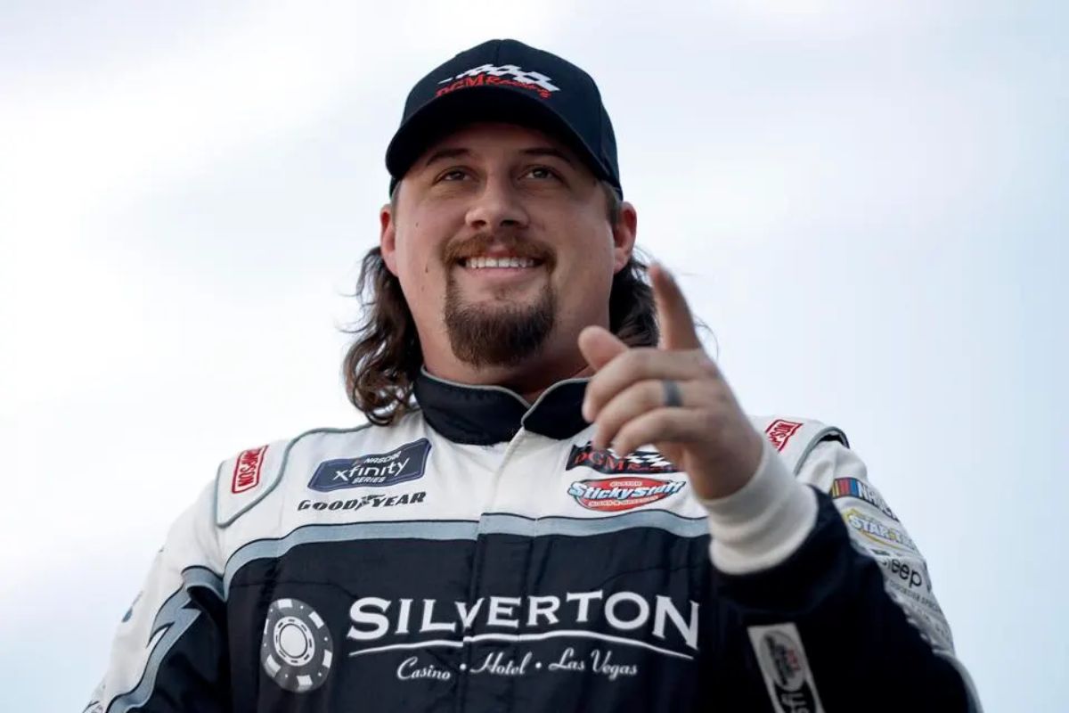 Josh Williams Shuts Down Hater 1