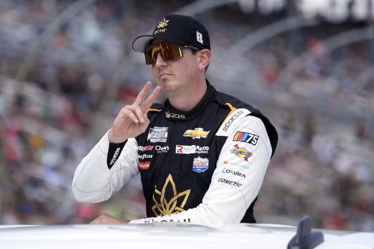 Kyle Busch Wins SpeedyCash.com 250 (3)