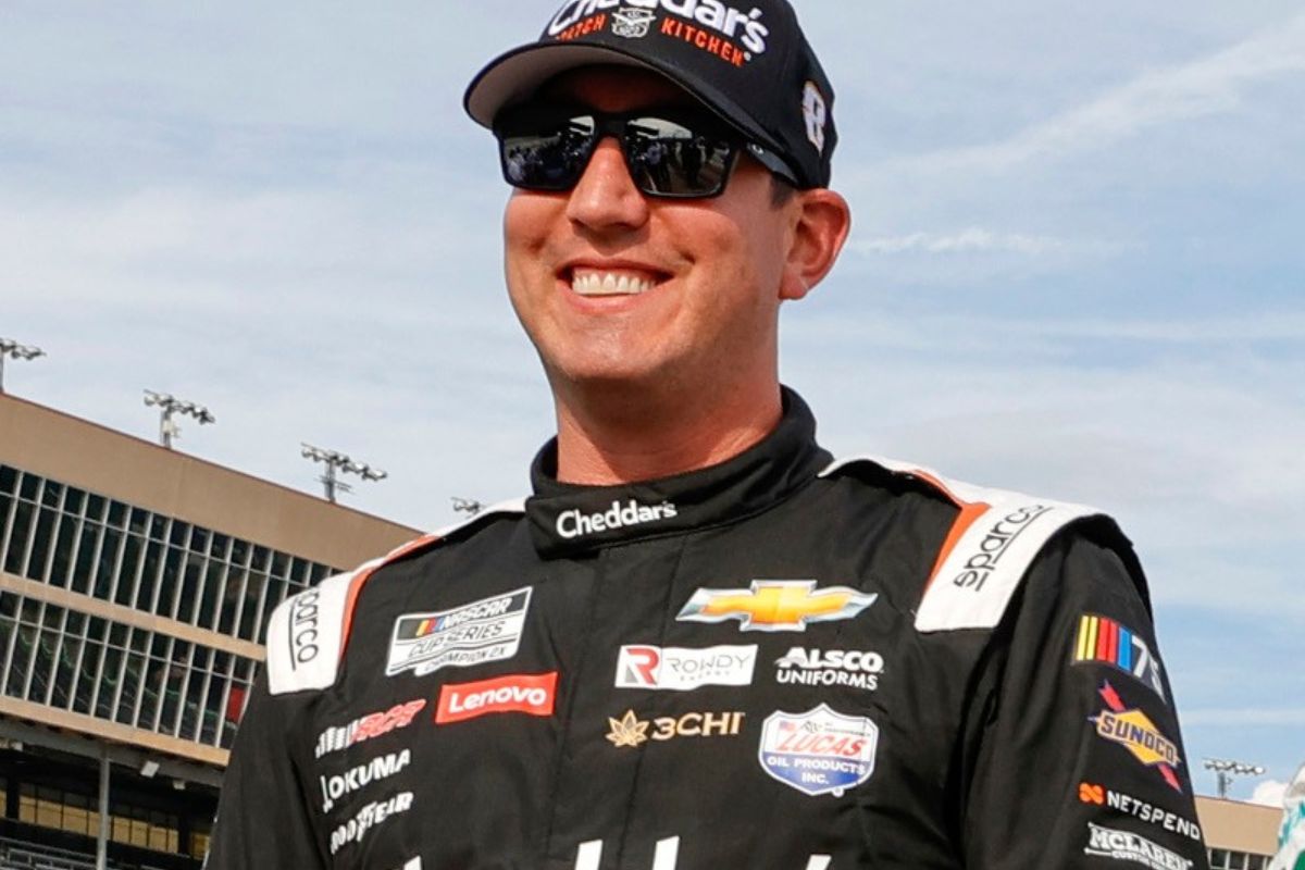 Kyle Busch's Crash Derails Larson's Pit Strategy (2)