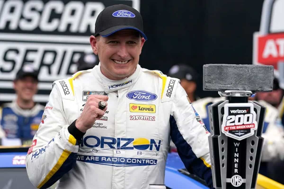 NASCAR Fans Examine Michael Mcdowell Deal (3)