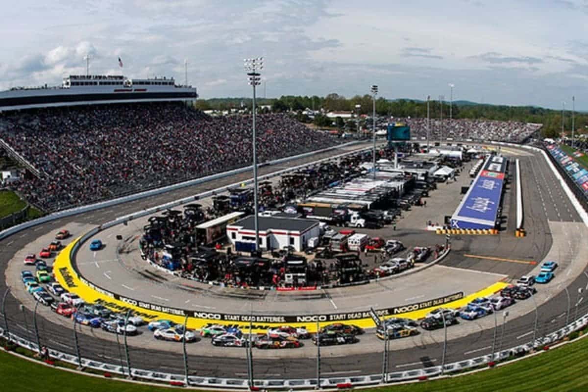 NASCAR's Martinsville Weekend Schedule (4)