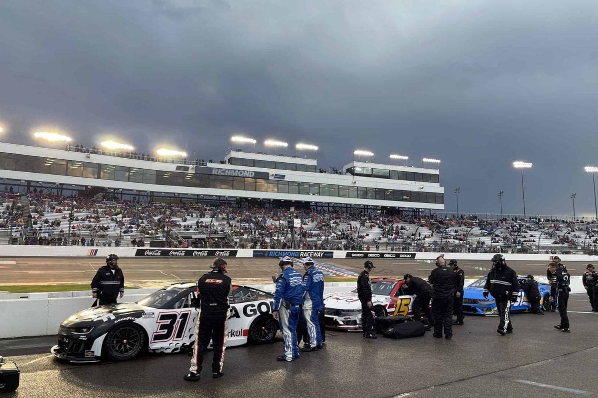 NASCAR's Wet-Weather Tire Debut (4)