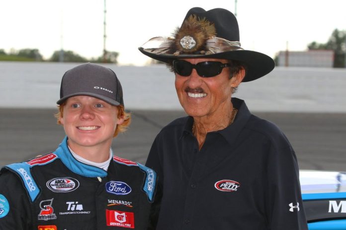 Thad Moffitt Receives Richard Petty's Advice (2)