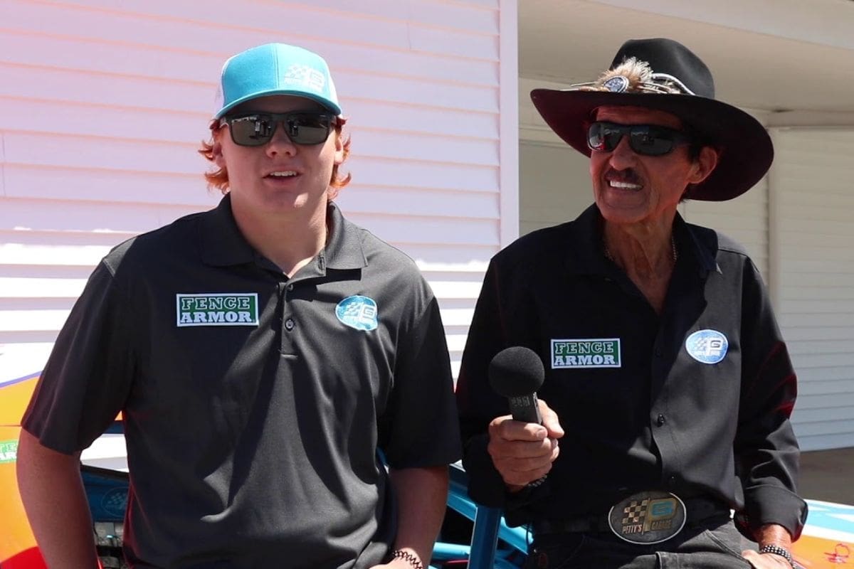 Thad Moffitt Receives Richard Petty's Advice (3)