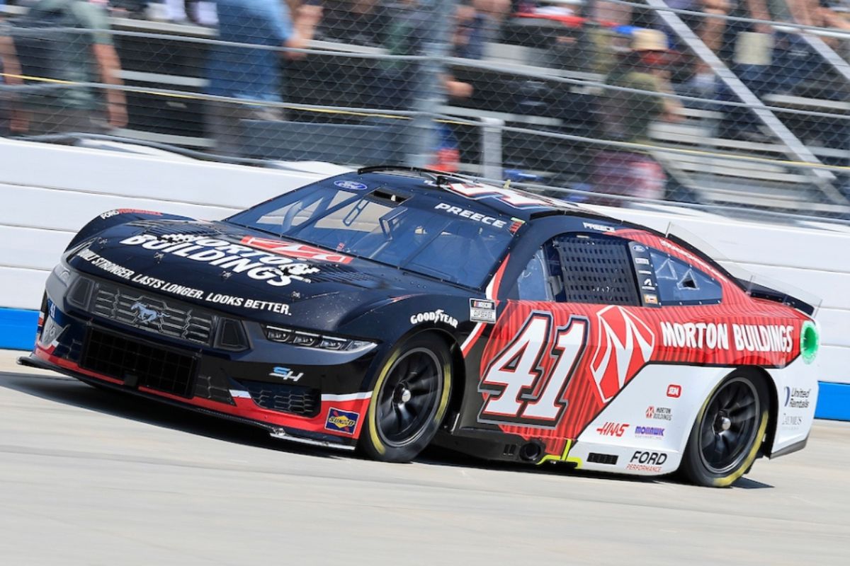 5 Cars That Dominated NASCAR