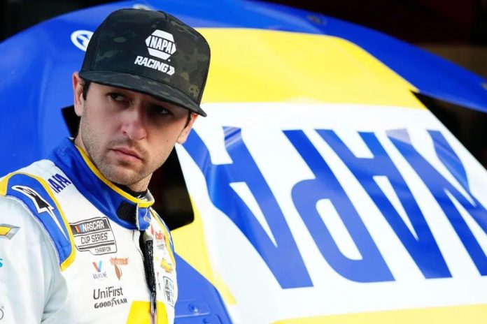 Chase Elliott Fans Urge Him to Leave Hendrick Motorsports(4) Chase Elliott Fans Urge Him to Leave Hendrick Motorsports(4)