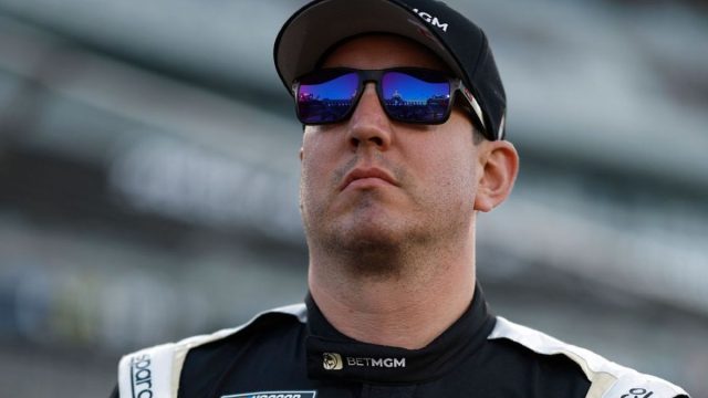Kevin Harvick Offers Nothing But Pity to Kyle Busch 3