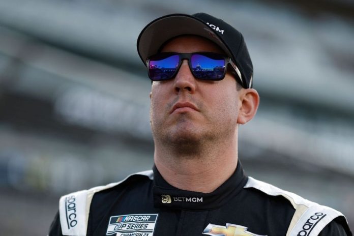Kevin Harvick Offers Nothing But Pity to Kyle Busch 3
