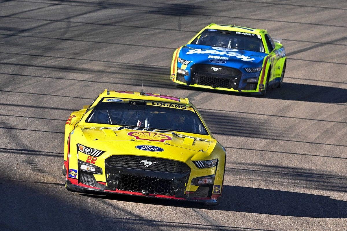 NASCAR in Talks for New Manufacturer Entry 2