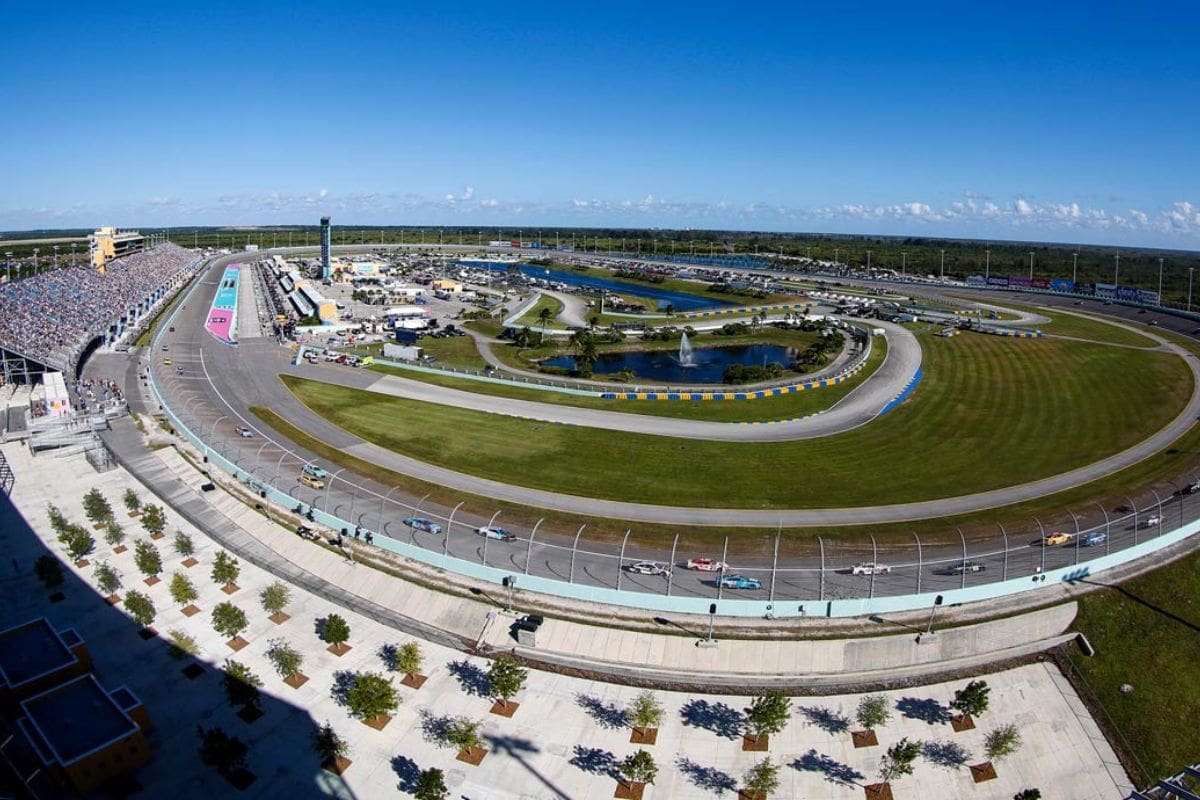 Phoenix Raceway’s Grandstand Sells Out Again 2