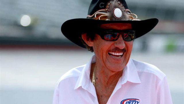 Richard Petty Investigates Initial Tire Issues 3