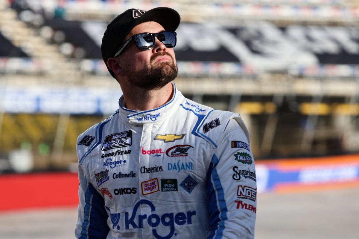 Ricky Stenhouse Jr. Signs Multi-Year Deal 1