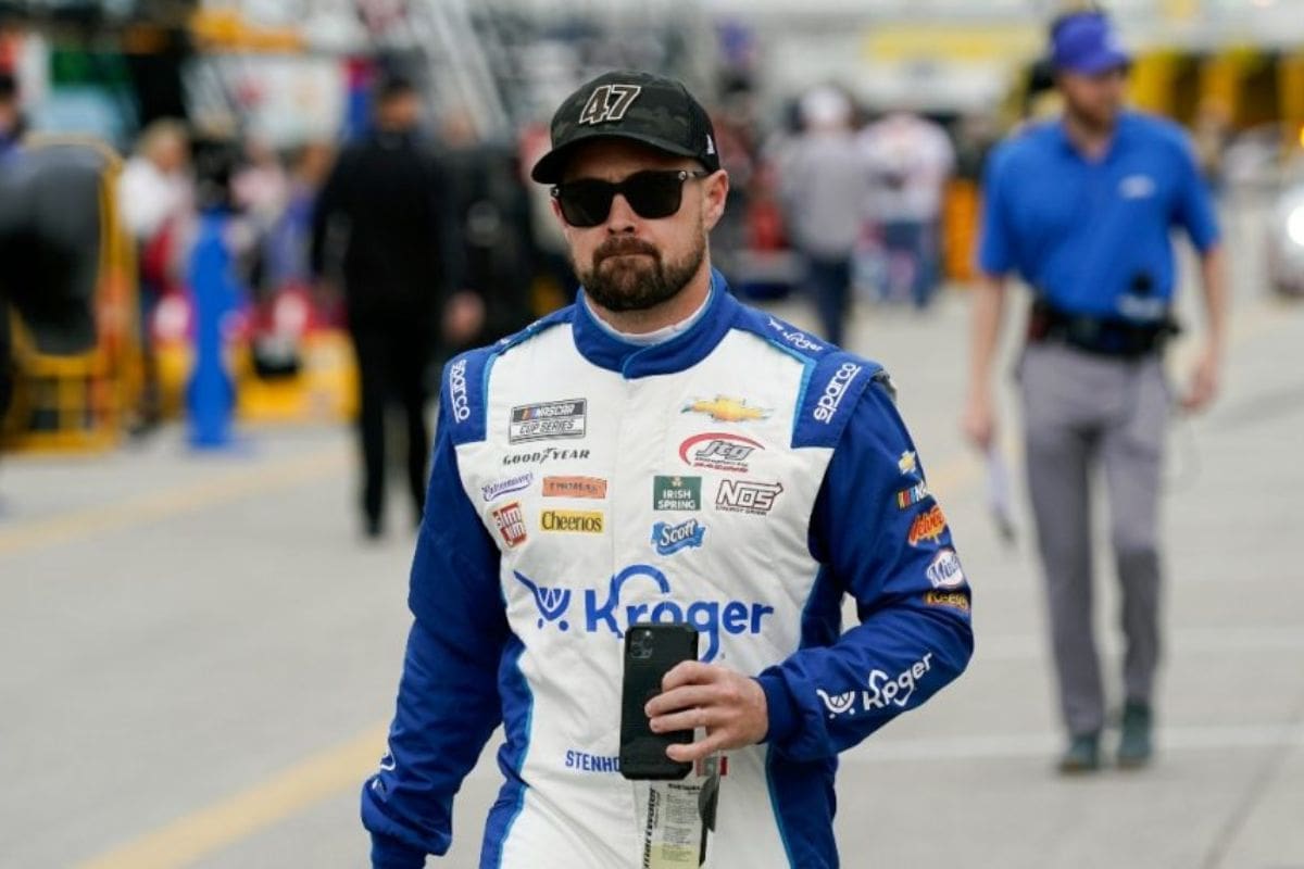 Ricky Stenhouse Jr. Signs Multi-Year Deal with JTG Daugherty Racing