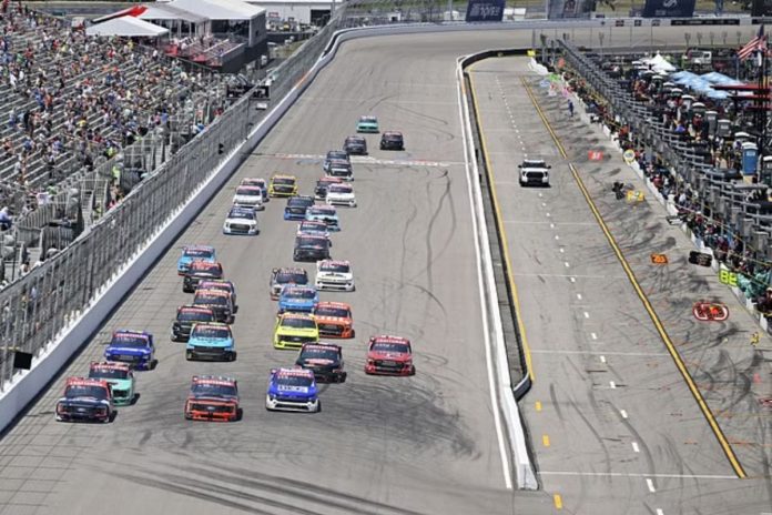 FOX Ends NASCAR Race Hub (3)