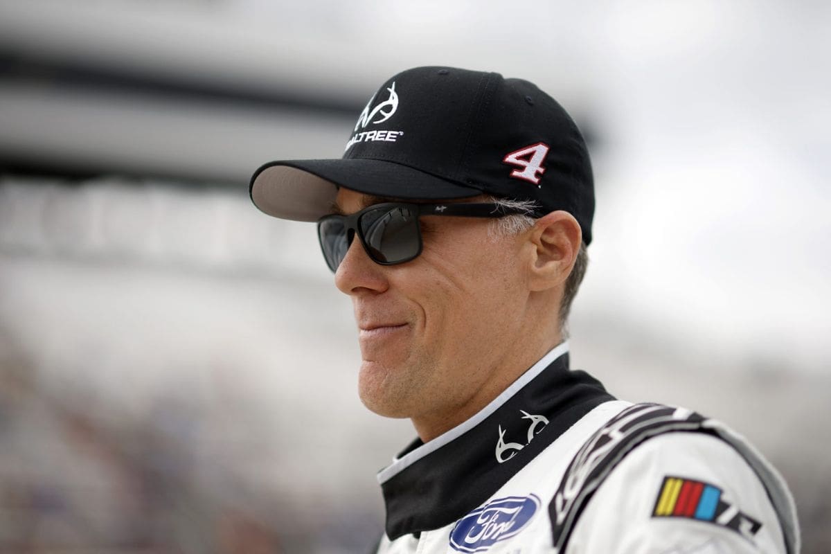 Kevin Harvick Picks Martin Truex Jr. as Strong Contender 1