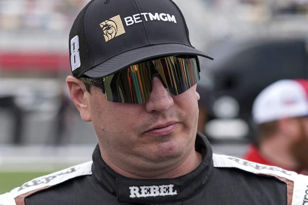 Fans Ignore Kyle Busch 2