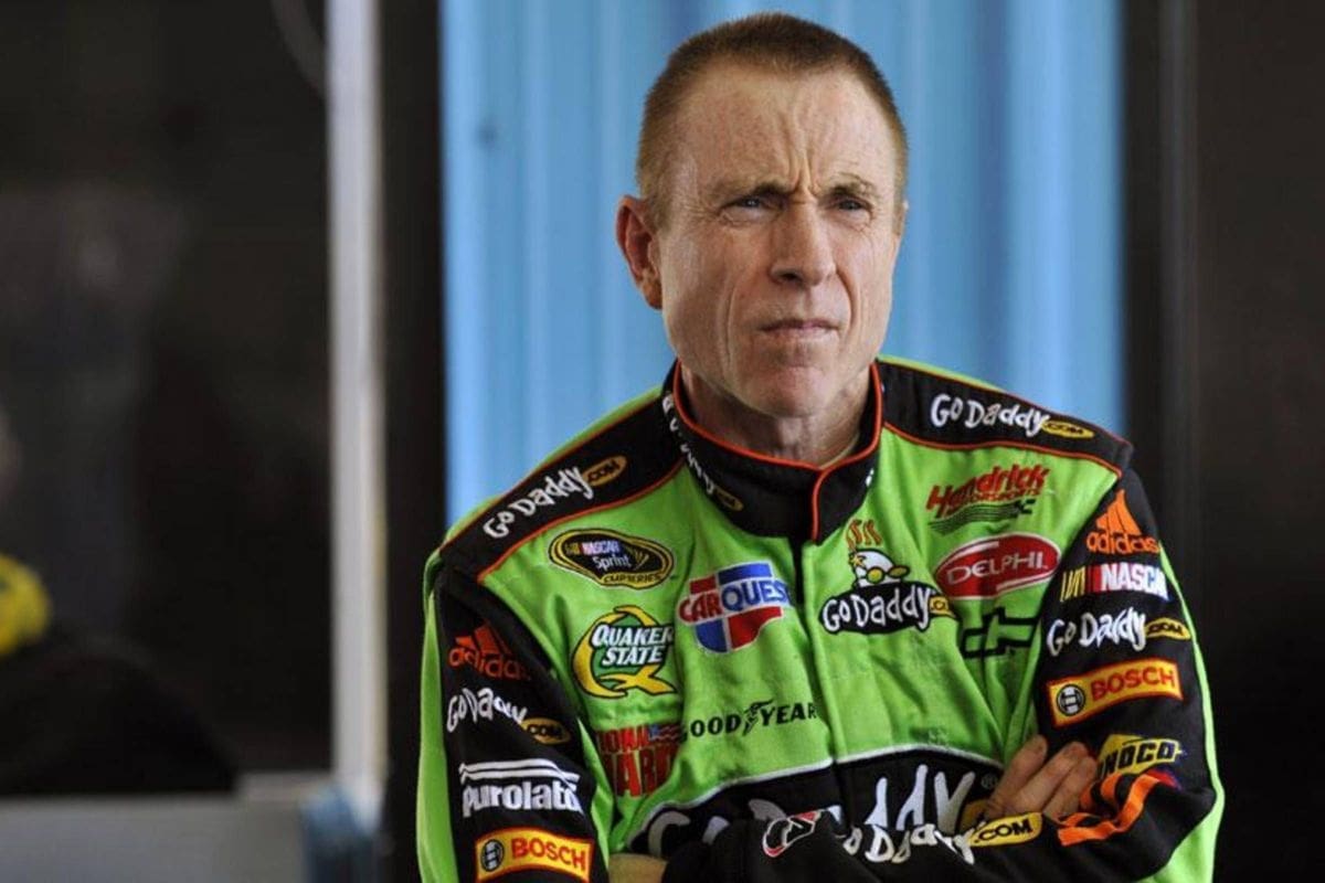 Mark Martin Declares Denny Hamlin the Unstoppable Force 2