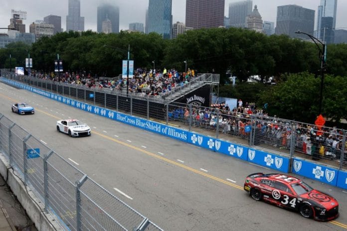 NASCAR Experiment Gains Fan Support 1