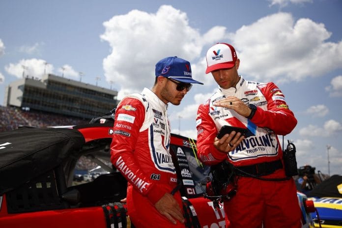 Kevin Harvick Names Kyle Larson's Team as 2024 Standout