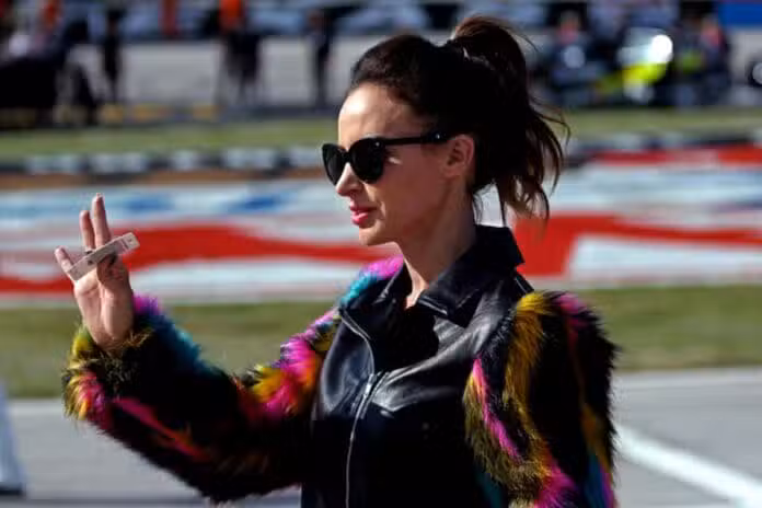 Samantha Busch Stuns Fans in Stylish Dress 1