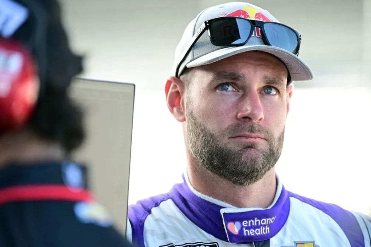 Van Gisbergen Faces Last Place Finish 1 