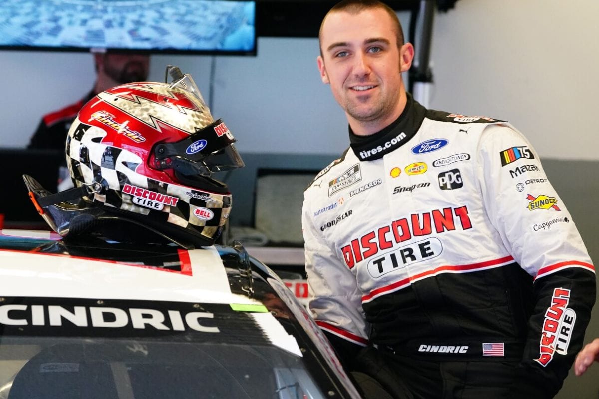 Team Penske Polishes the Path to NASCAR Title 3