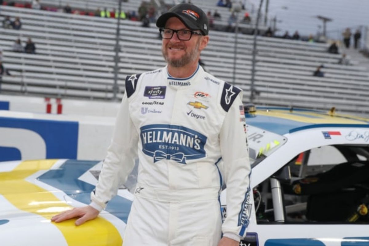 SVG's Humorous Remark About Dale Jr. After Bristol Race 3