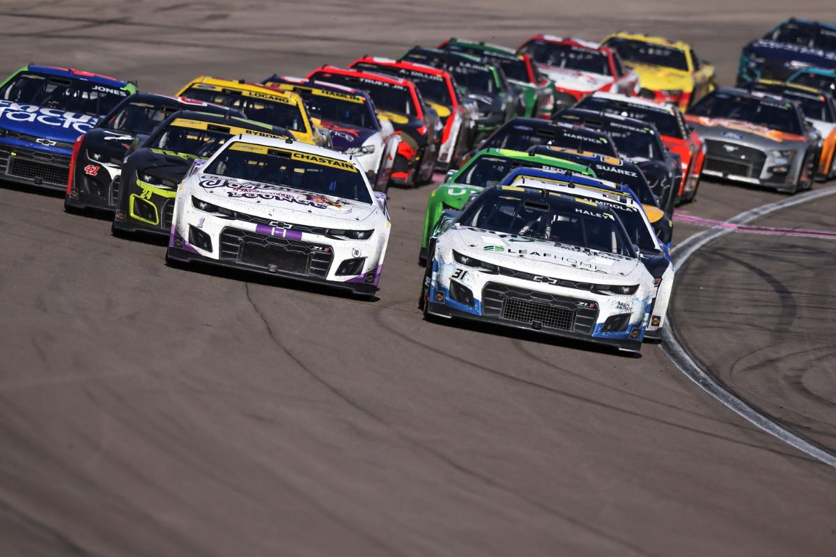 NASCAR Teams up With 1.4 Billion Dollars Sponsor 3