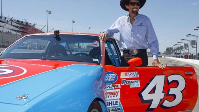 Richard Petty Predicts 2024 NASCAR Cup Series Champion 2
