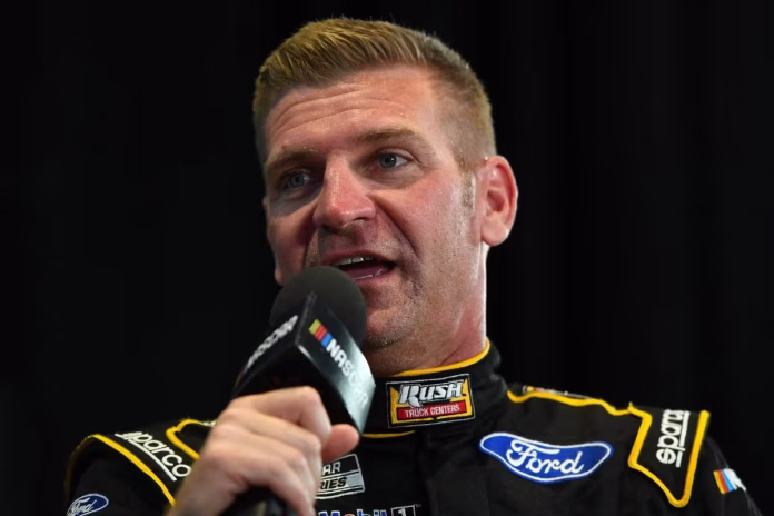 Clint Bowyer Declares Kansas Speedway a Must-See