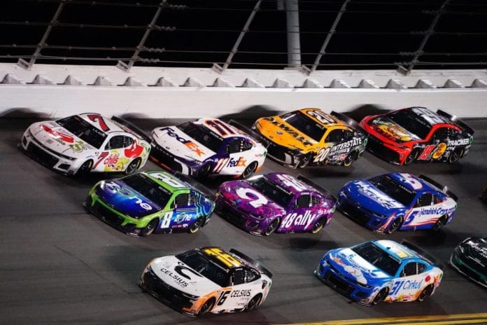 NASCAR’s Single-Race Finale Format Under Fire 3 NASCAR’s Single-Race Finale Format Under Fire 3
