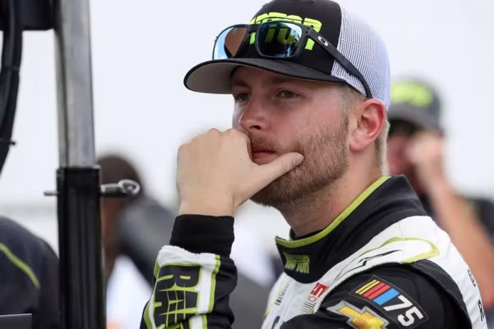 William Byron Loses Patience on Radio Calling 1