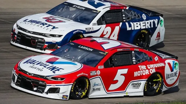 Hendrick Motorsports' Engine Builders Go Head-to-Head 3