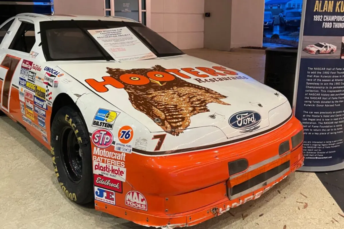 Alan Kulwicki’s Unforgettable 1992 Hooters 500 Victory 