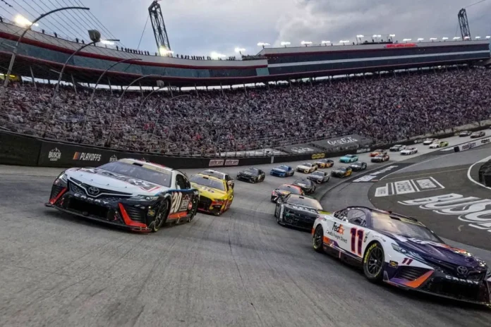 NASCAR Pace Car Spins and Crashes at Phoenix Raceway 2