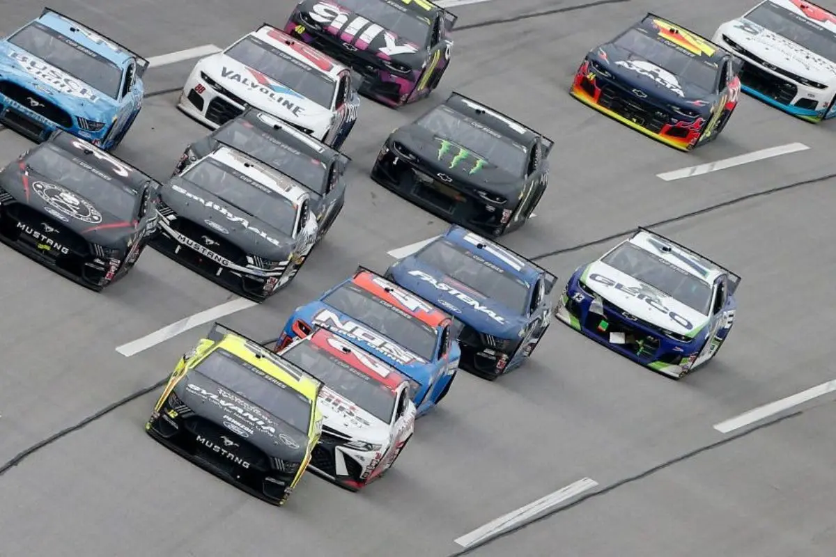 NASCAR Drops 100K Dollars Penalties on Teams 2