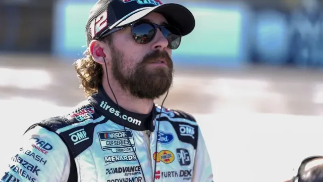 Ryan Blaney's Sister Erin's Stunning Selfie Has Fans Talking 2