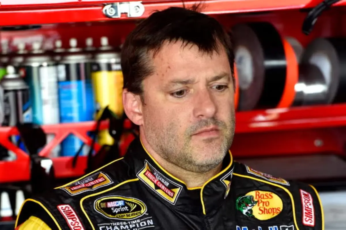 Tony Stewart’s Aggressive Remarks Push Carl Edwards 2