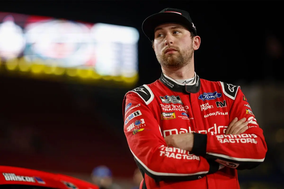 Chase Briscoe Shares Comical Gift-Wrapping Disaster