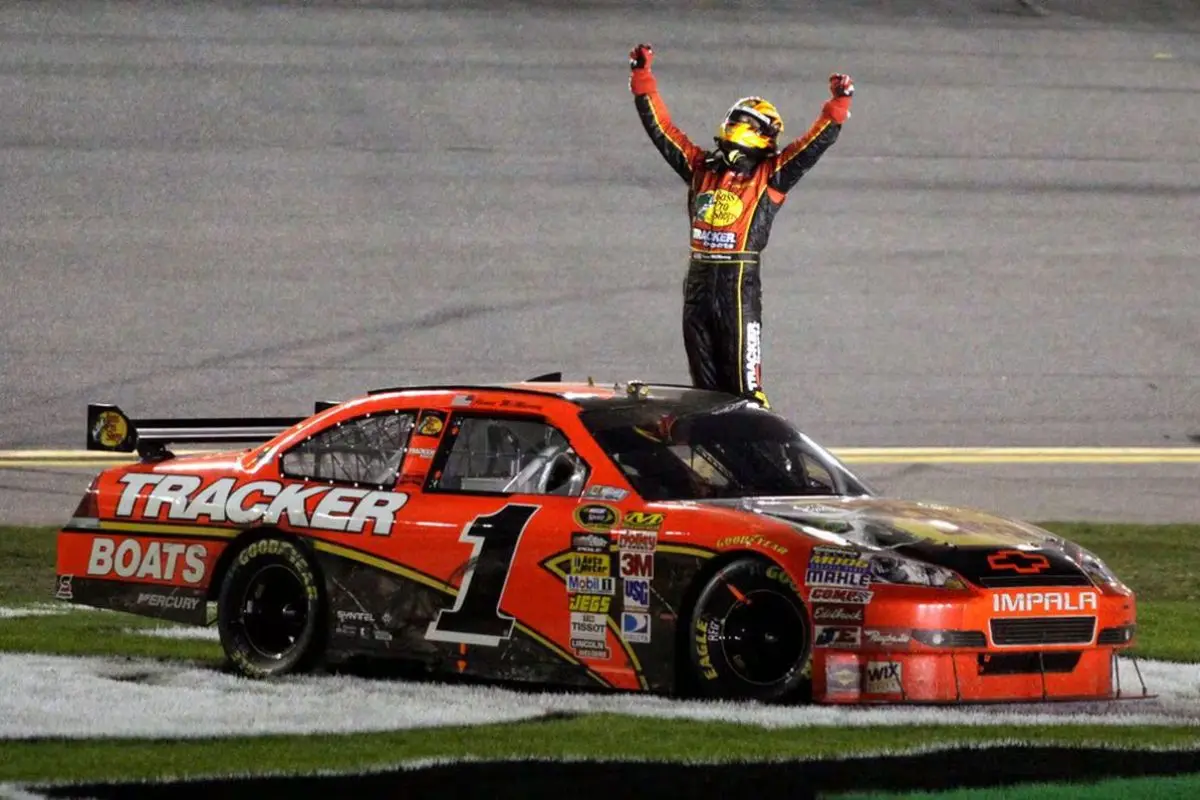 Jamie Mcmurray Wins Daytona 500 By 0119 Seconds After A Thrilling