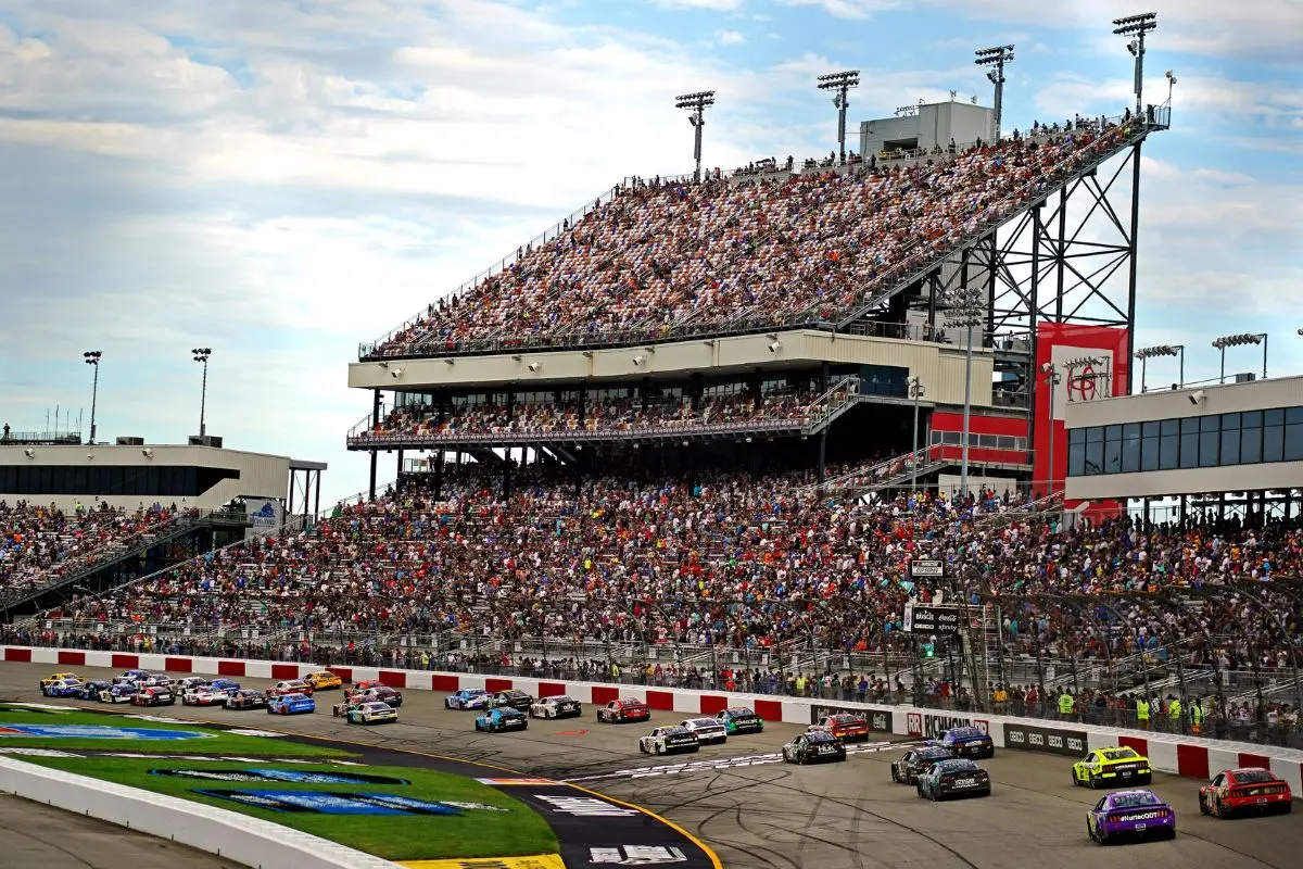 Ken Schrader sells Federated Auto Parts Raceway 1