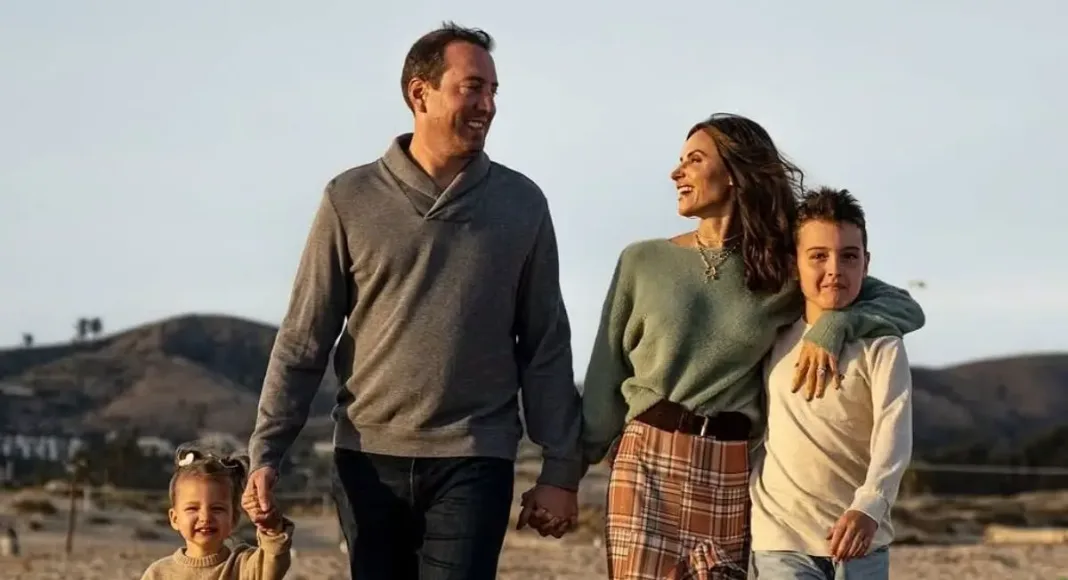 Kyle Busch Enjoys Off-Season Vacation With Family