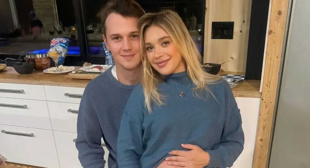 Natalie Decker Marks 30 Weeks Pregnant