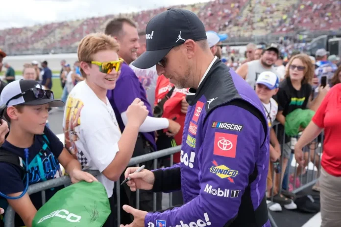 Denny Hamlin Gains Fan Support Denny Hamlin Gains Fan Support