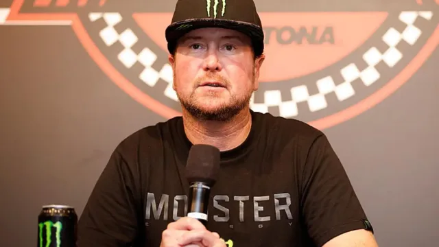 Kurt Busch Sends Heartfelt Thanks to Firefighters
